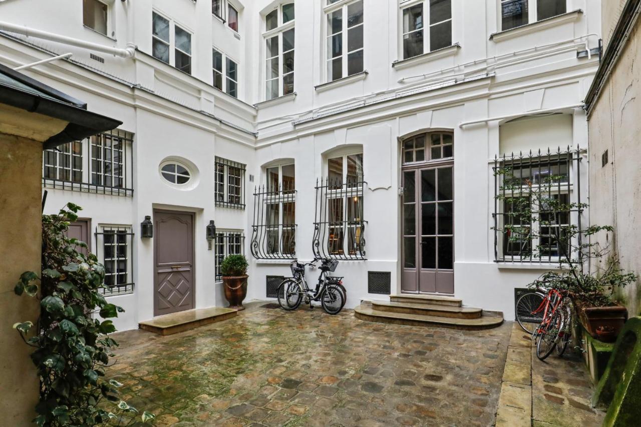 Le Marais - Place Des Vosges Studio Parigi